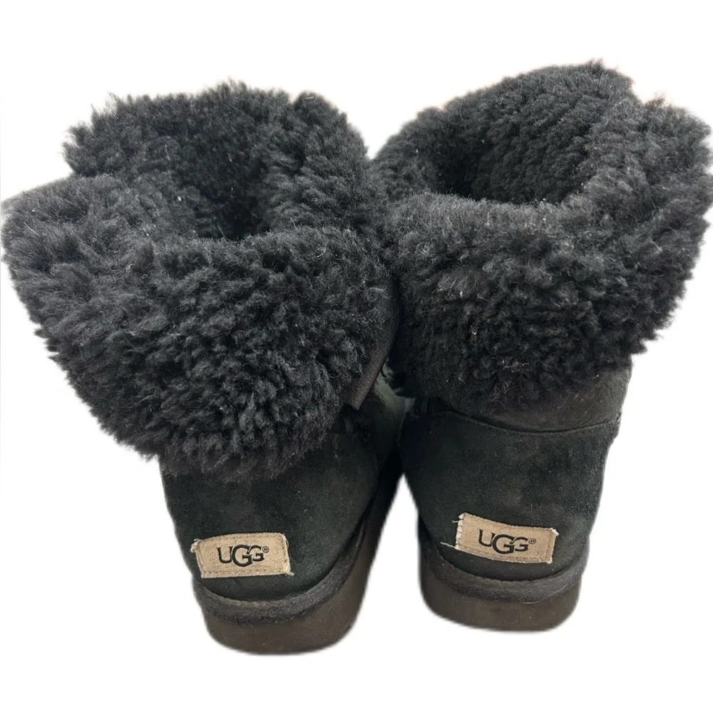 UGG Daelynn Sheepskin Black Winter Boots with Side Bow Size 9‎